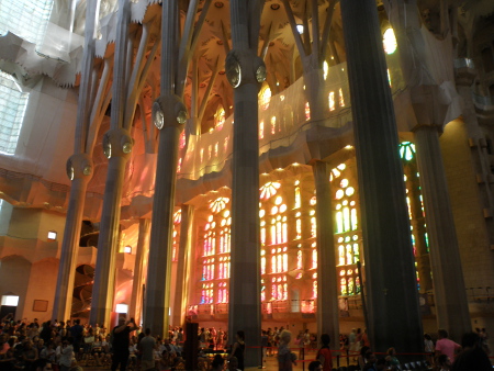 Wnętrze kościoła Sagrada Familia